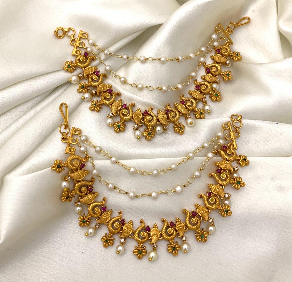 Earchains