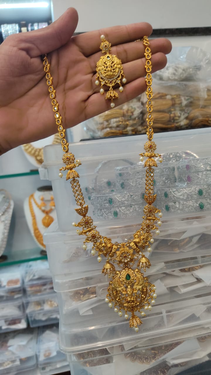 AD  Lakshmi Long Haram Set