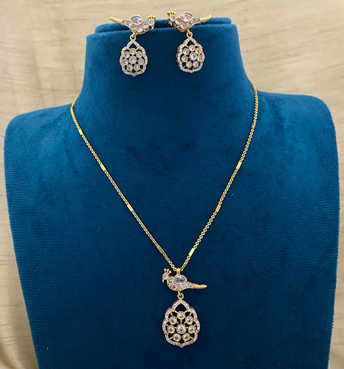 AD Peacock chain Set
