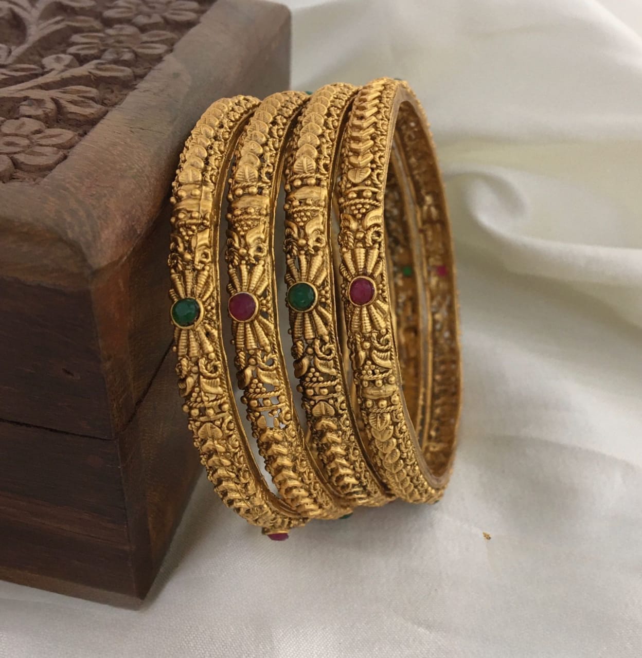 Antique Bangles GA248 ( 2.6 )