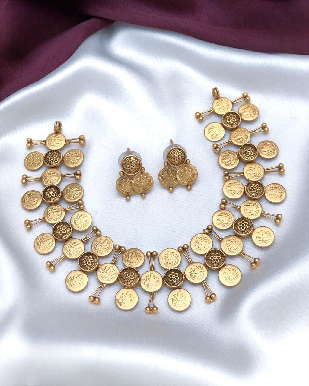Antique Gold Lakshmi Floarl Coin Necklace Set SJ170