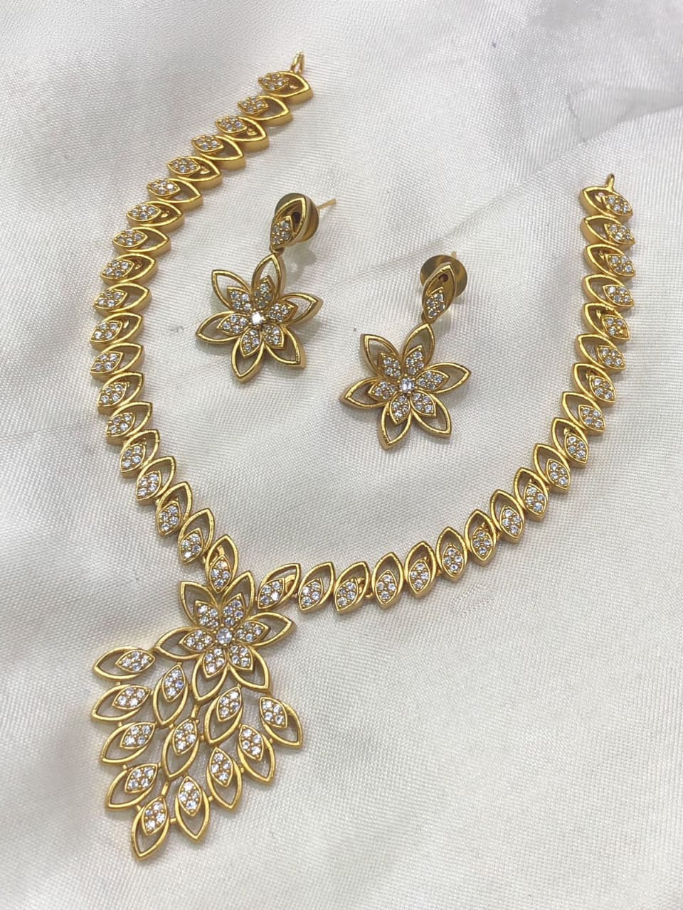 Floral AD NeckSet