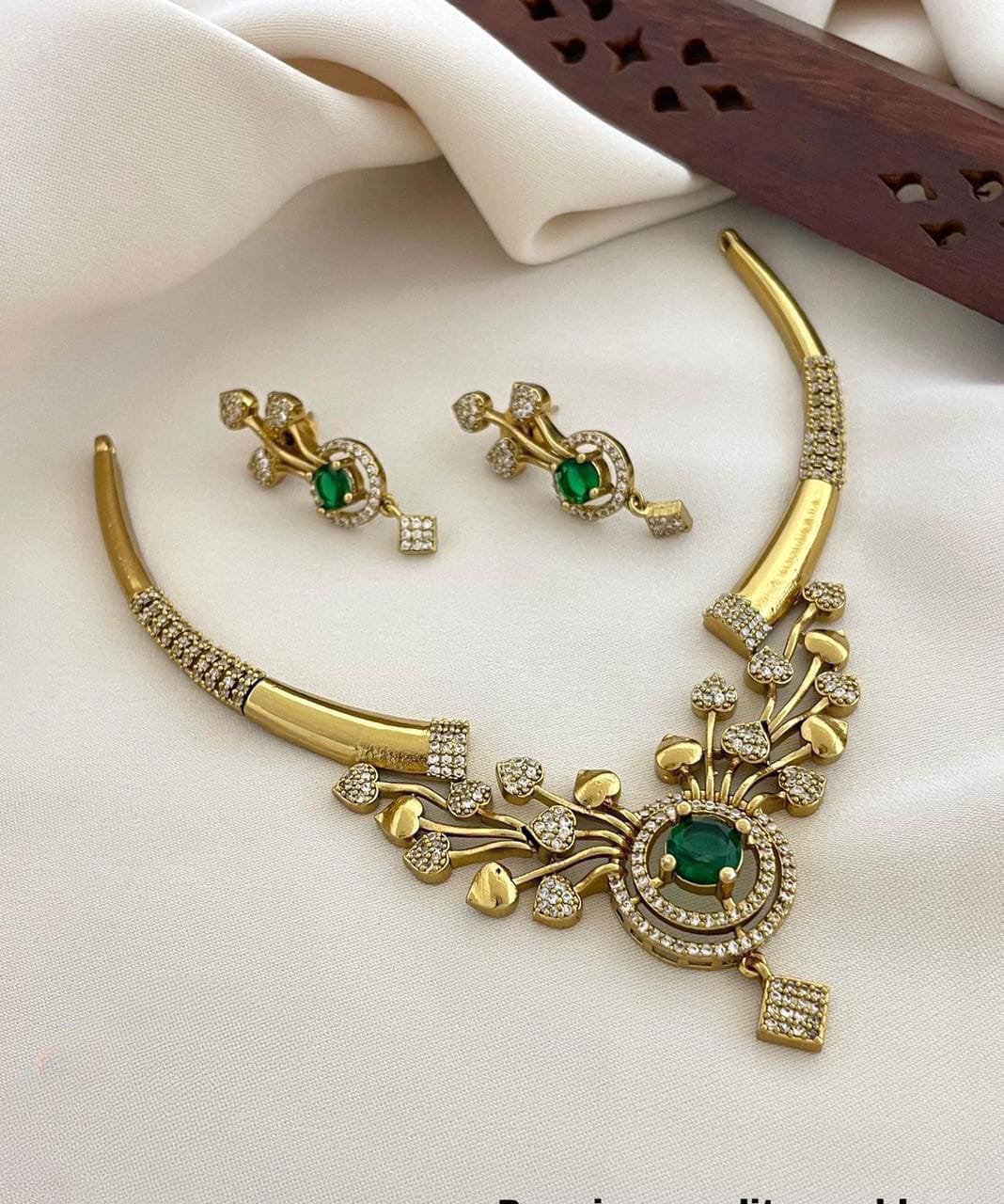 Hansini High Gold Floral Choker Set SJ266