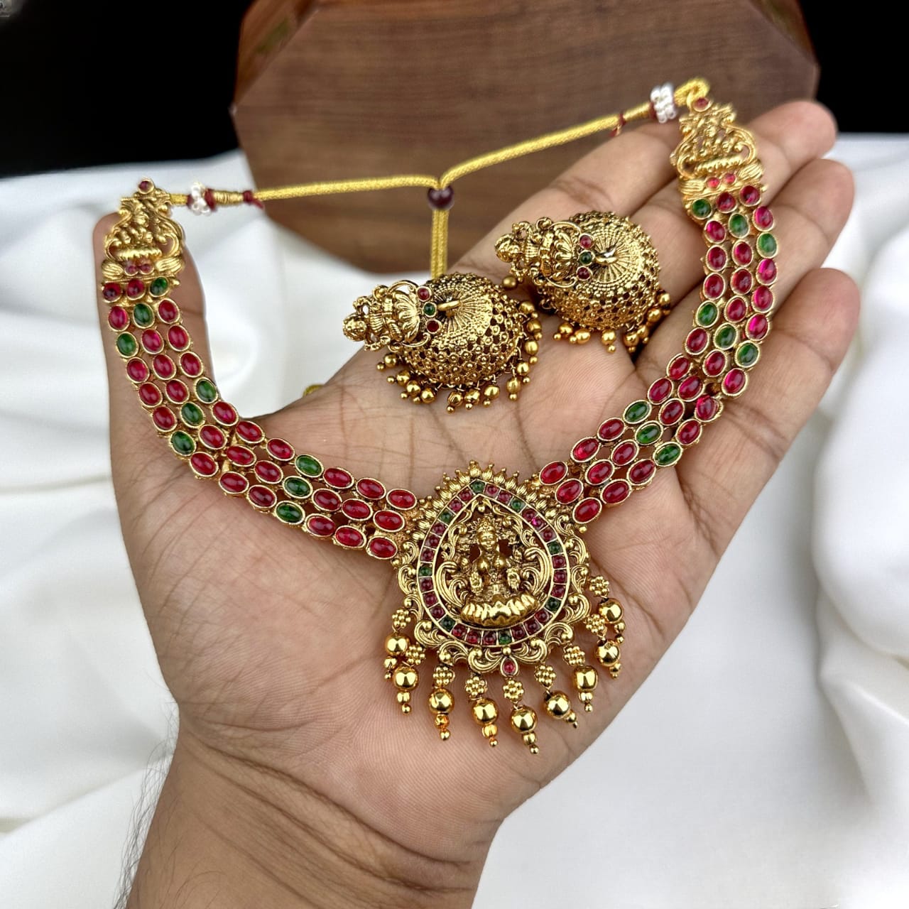 Kemp Lakshmi Red Green Necklace Set
