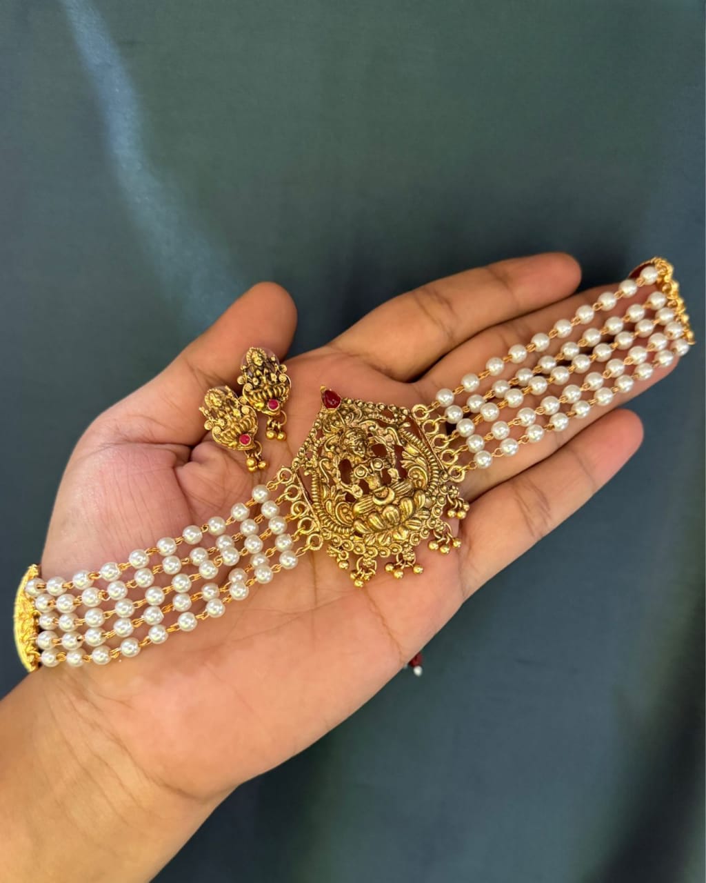 Lakshmi Pearl Choker Set SJ134