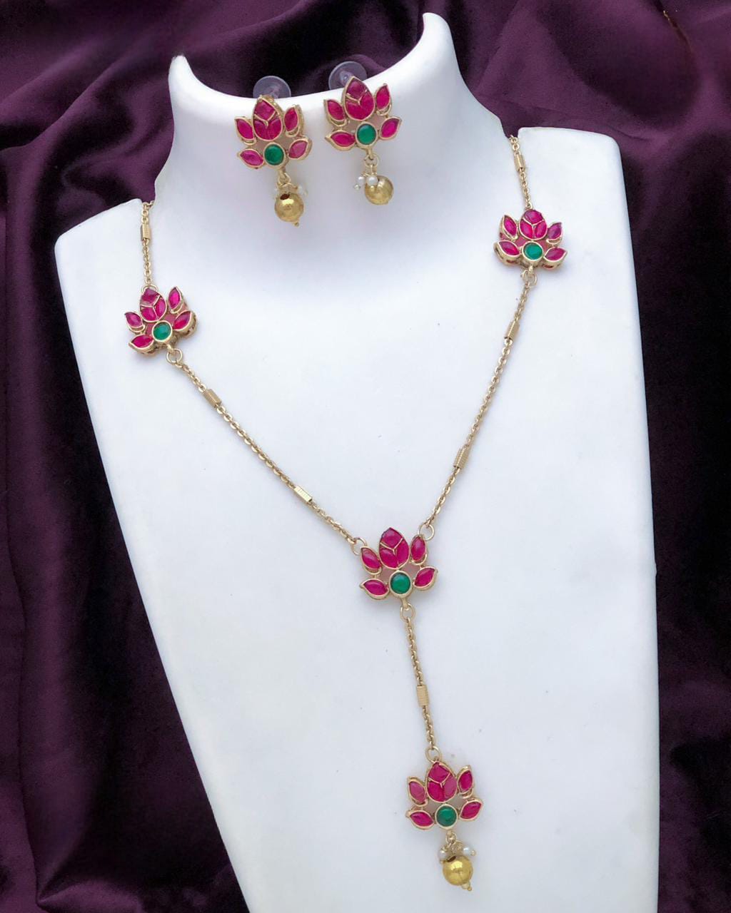 Layer Lotus Chain Set