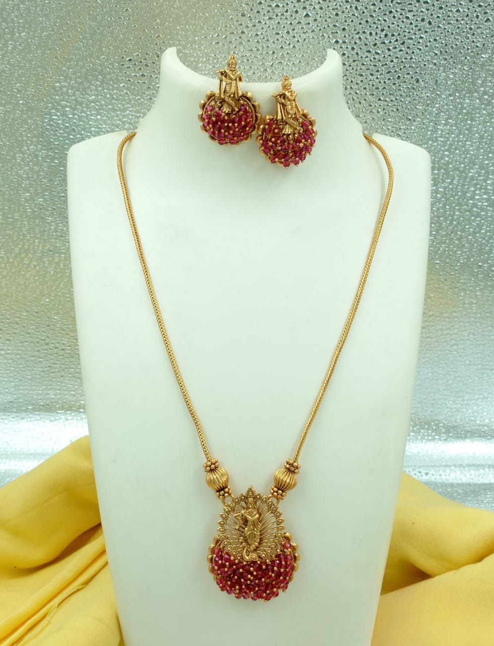 Lord Krishna Chain Set Red
