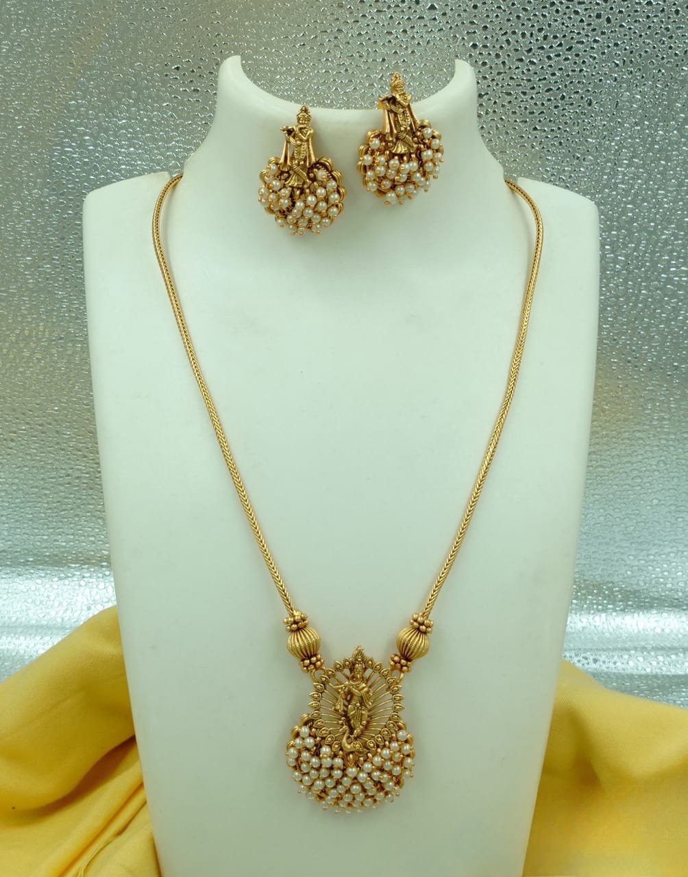 Lord Krishna Chain Set White