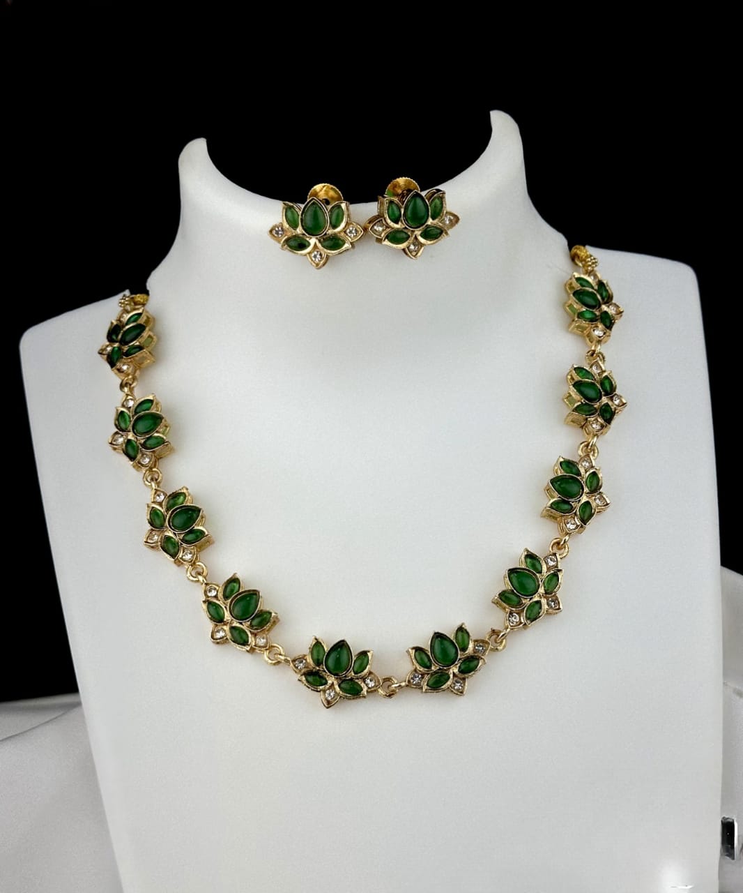 Lotus Green Necklace Set