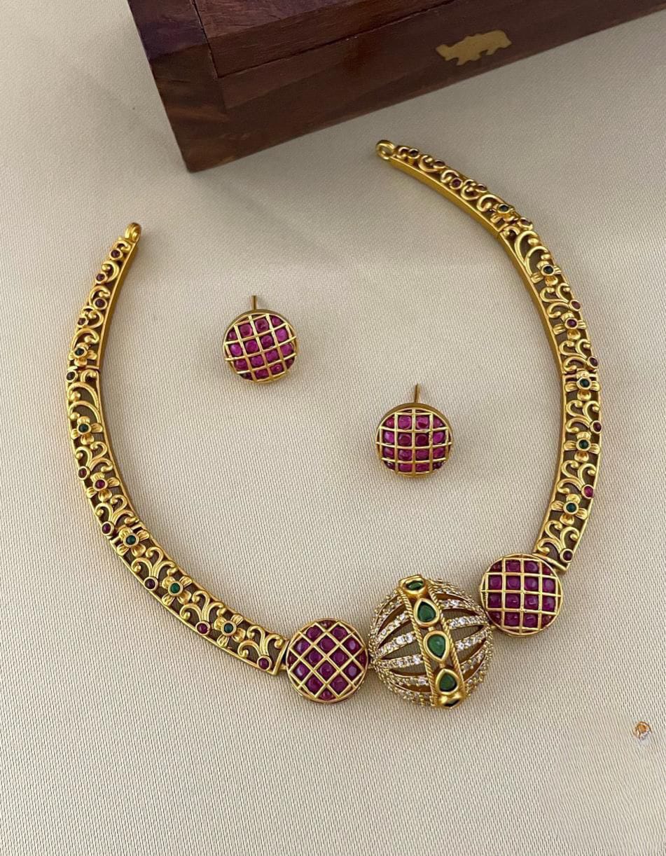 Minimalistic Antique Choker Set SJ272