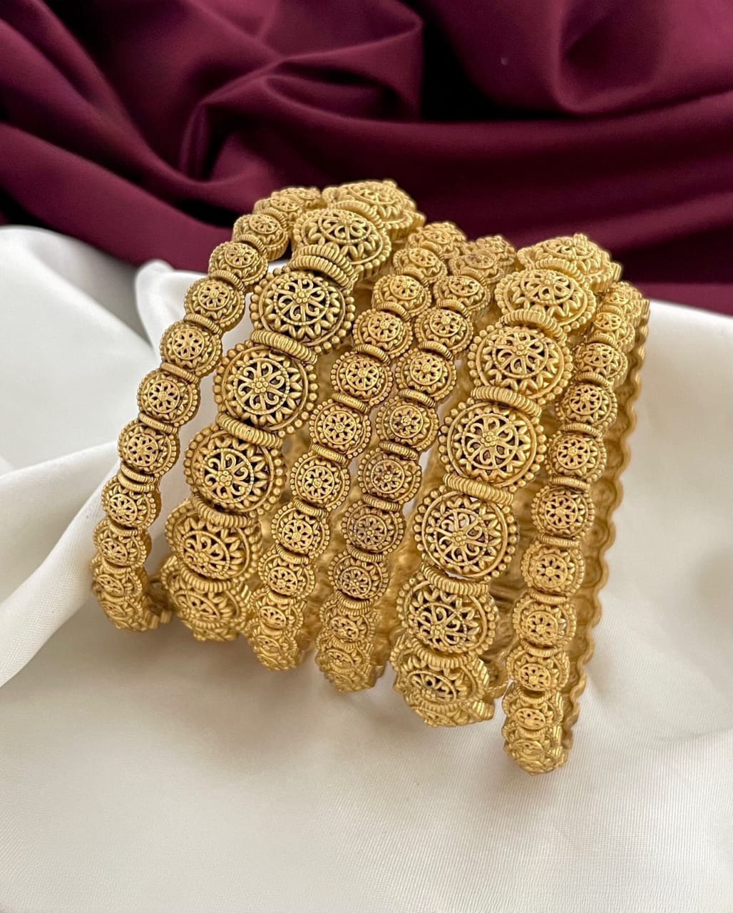 Non Idol Gold Antique Bangles 2.8 SJ267