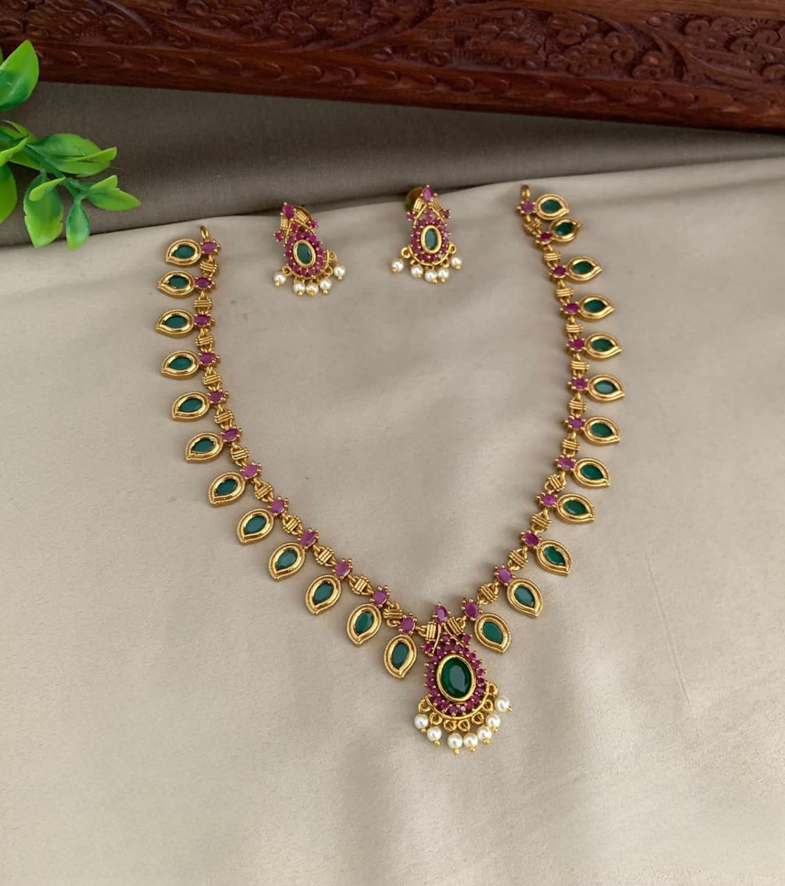 Palak Nekcalce Set