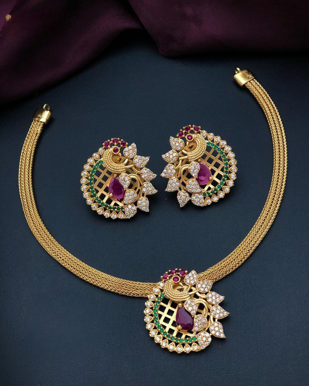 Peacock AD Choker Set SJ279