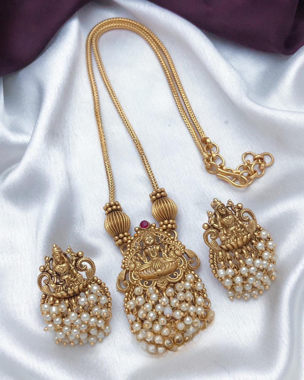 Pearl Chain Set