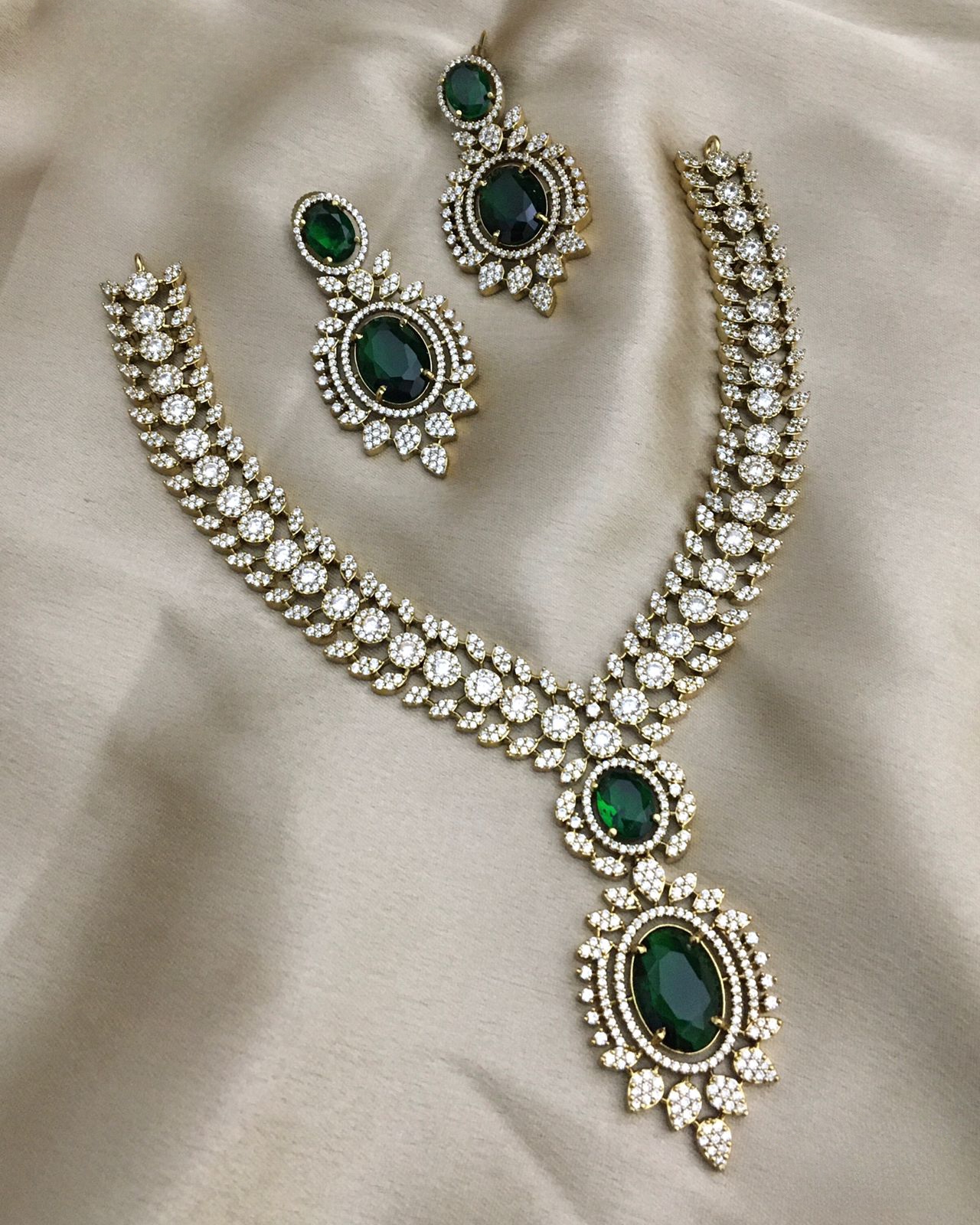 Round Floral AD Necklace Set SJ180