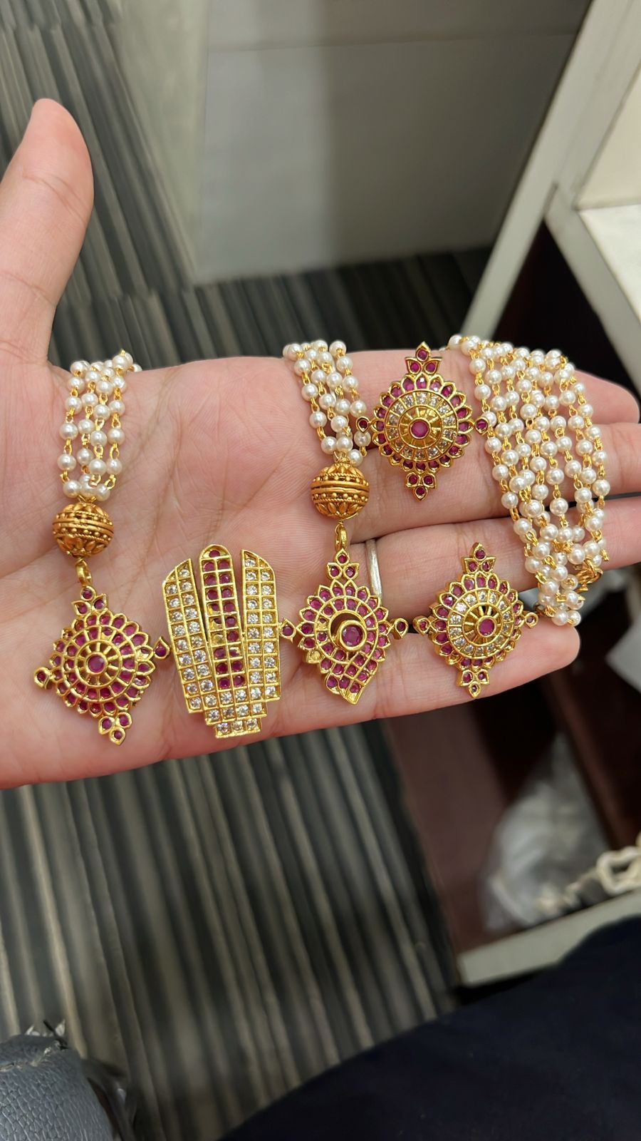 Sangu Chakaraa Pearl Haaram Set SJ209
