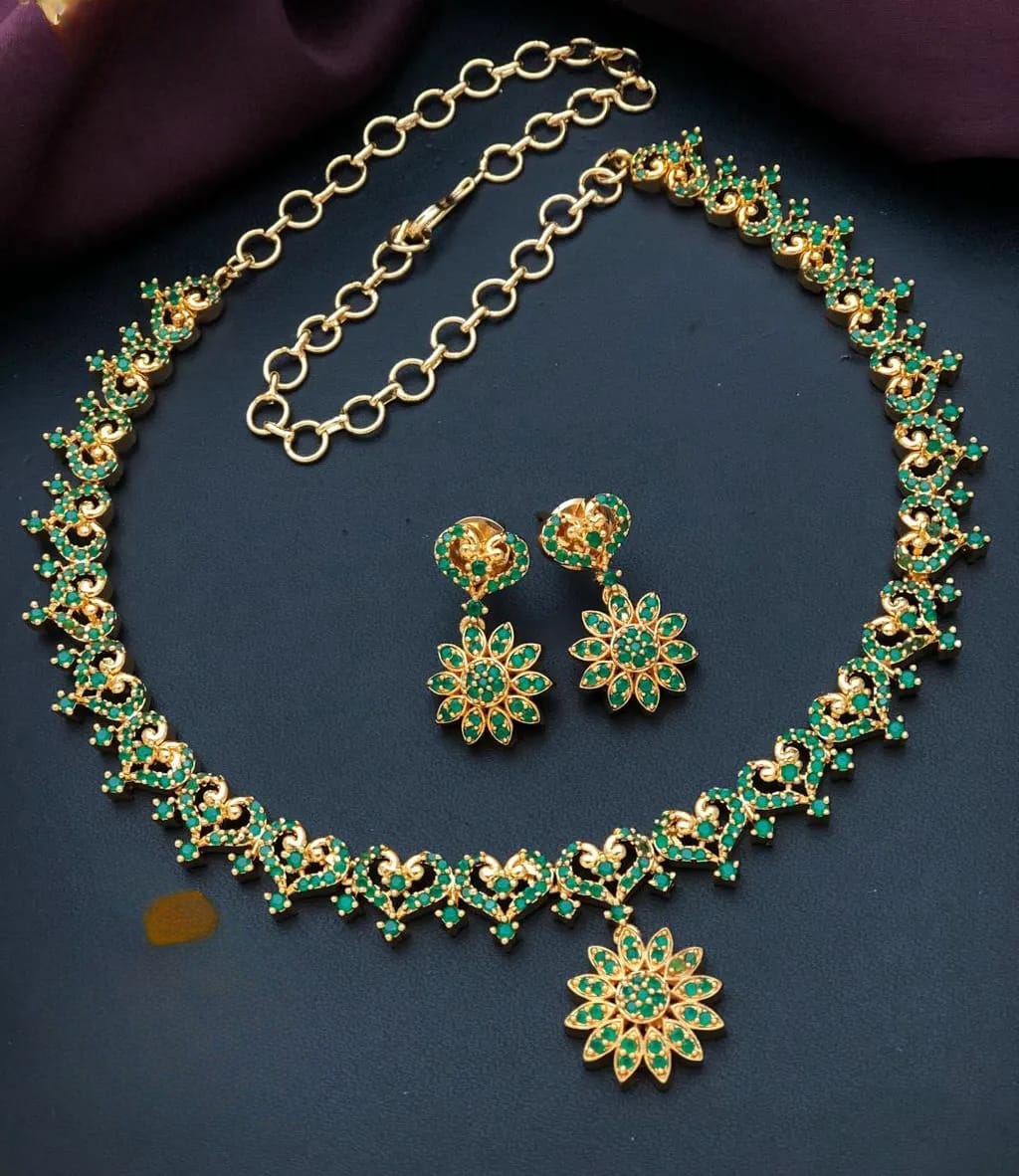 Heart Green Design Golden Necklace Set Ns1008