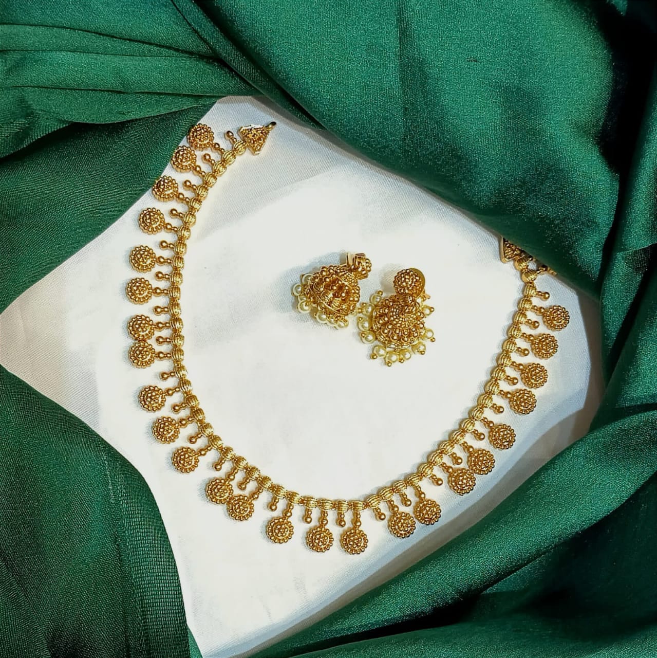 Traditional Round Design Necklace Set Ns1012