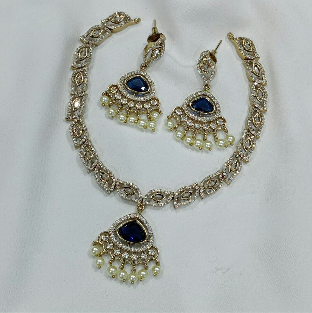 Victorian Leaf Blue Necklace